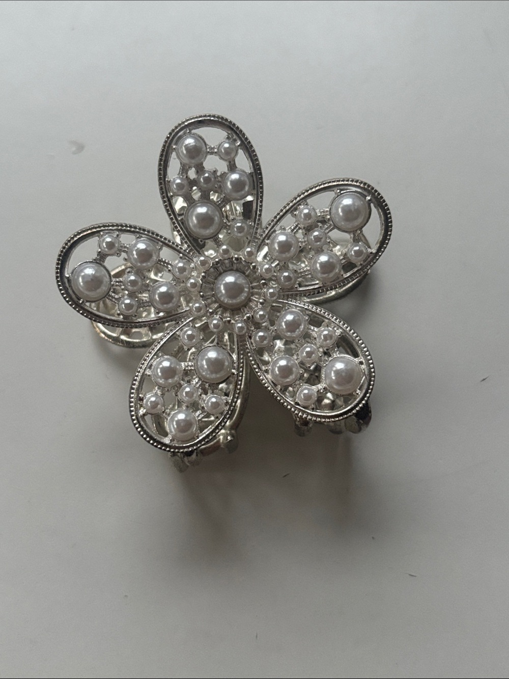 Flower Pearl Hair Claw Clip